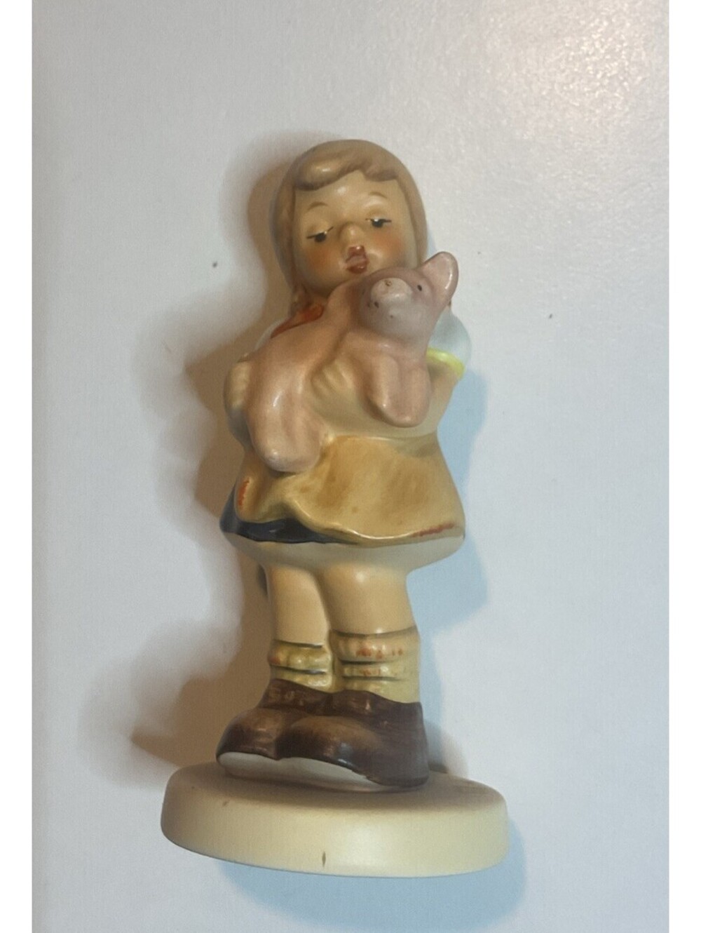 Vtg  Figurine Goebel  Germany- Pigtails-1998- membership year 1999/2000